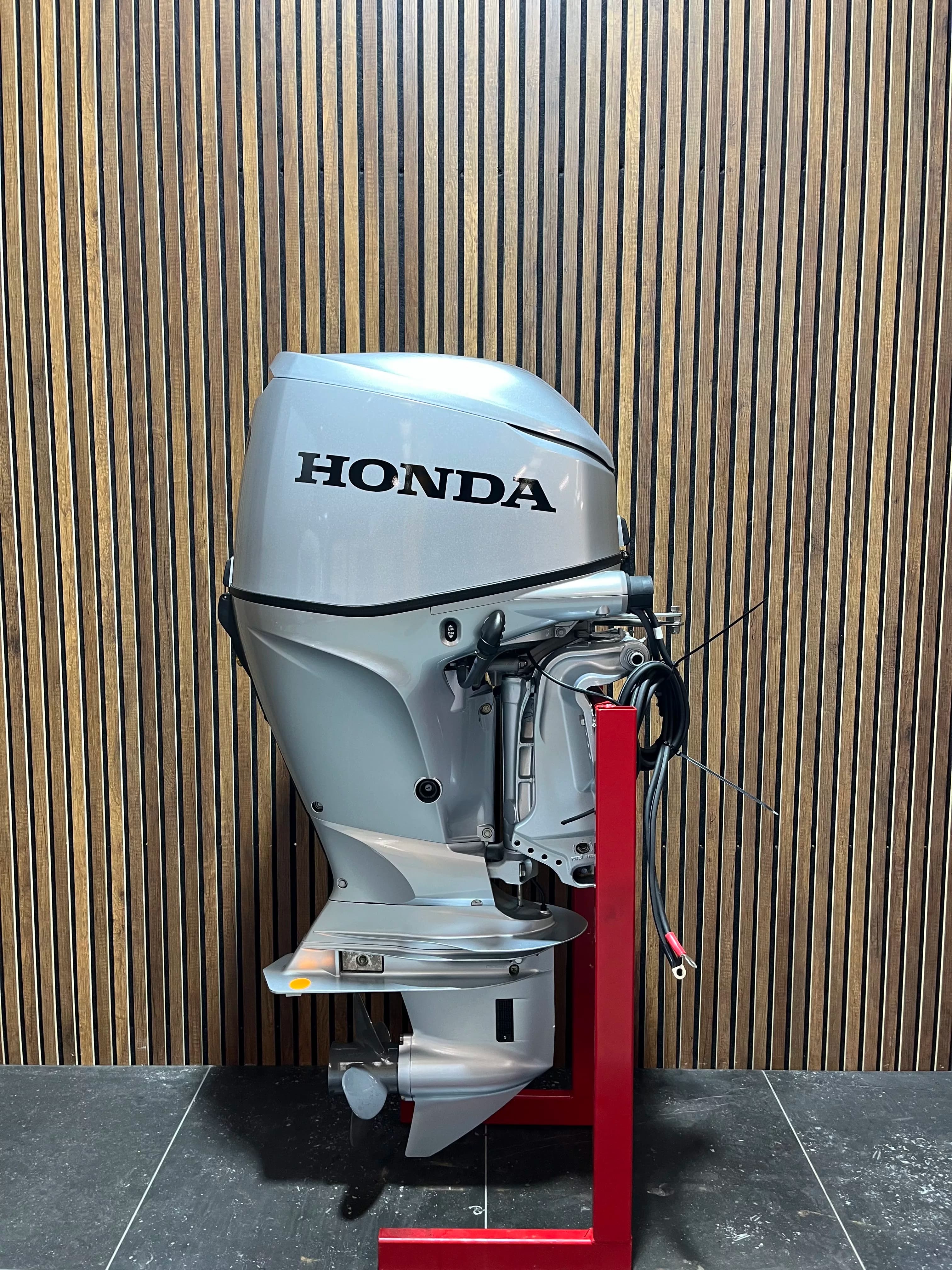 HONDA BF60 60 HP Dıştan Takma Deniz Motoru - Görsel 2