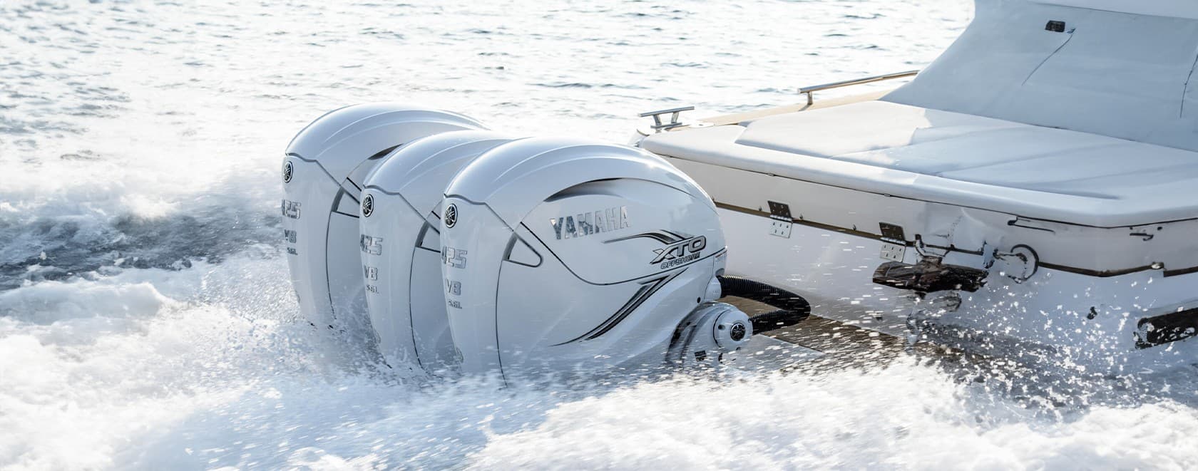 Yamaha 425 HP Dıştan Takma Deniz Motoru - Görsel 1